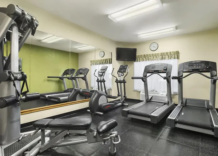Holiday Inn Express & Suites Elyria By Ihg